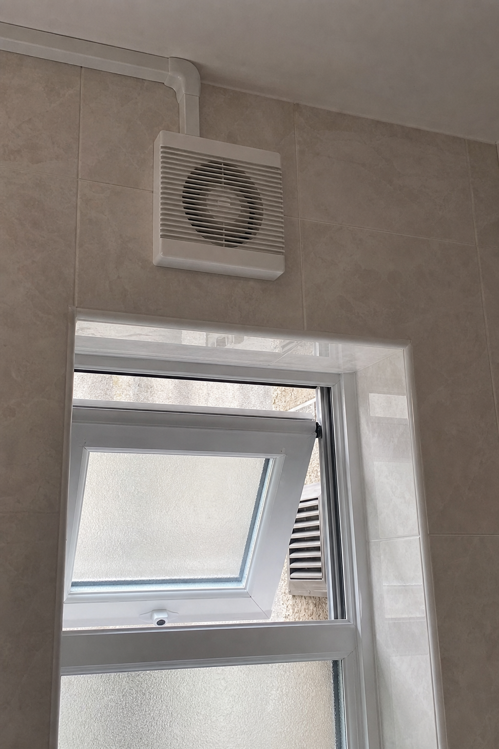 Ceiling inline exhaust fan setup